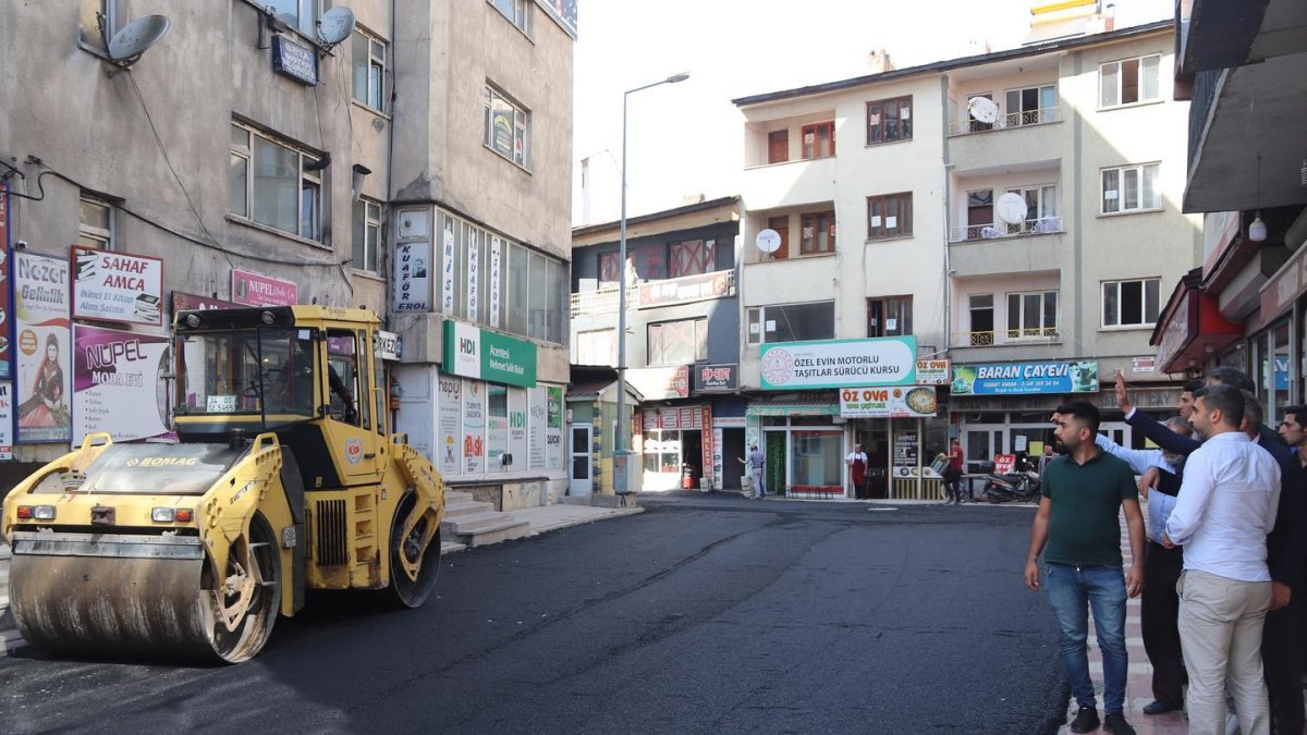 Ağrı Leylek Pınar Mahallesi'nde Asfalt Çalışmasına Başlandı