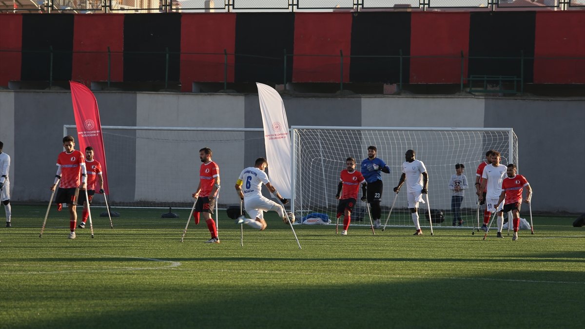 Ampute Futbol Türkiye Kupası'nda ilk gün müsabakaları tamamlandı
