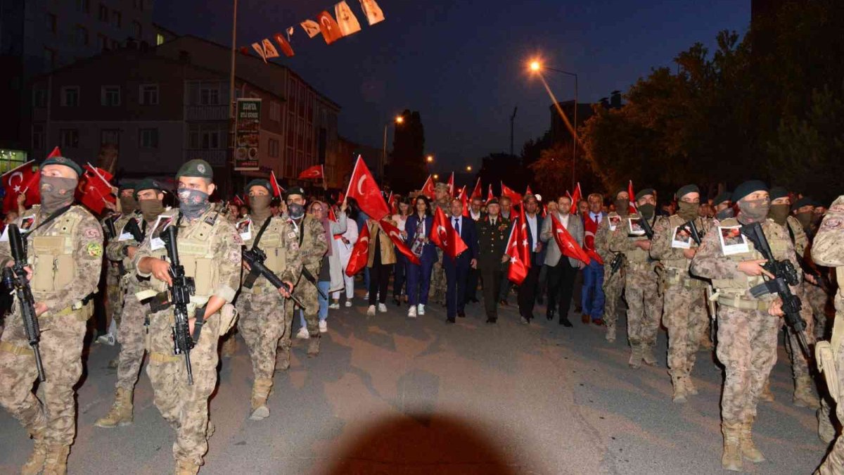 Ardahan'da 15 Temmuz Demokrasi ve Milli Birlik Günü coşkusu