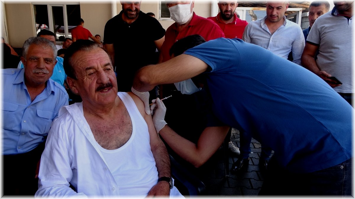 Aşı oranı en düşük ilçelerden Hasköy'de belediye başkanından 'aşı' seferberliği