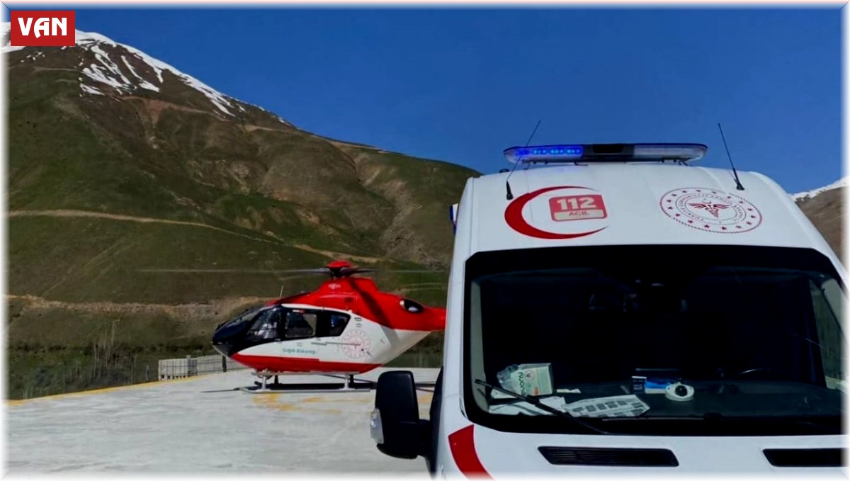 Bahçesaray'da iki hasta ambulans helikopterle hastaneye sevk edildi
