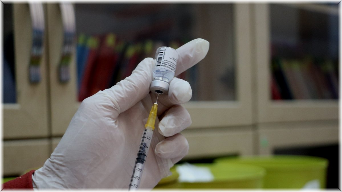 Bakan Koca açıkladı: Malatya’da 18 yaş üzerinin aşı olma oranı yüzde 65’i geçti