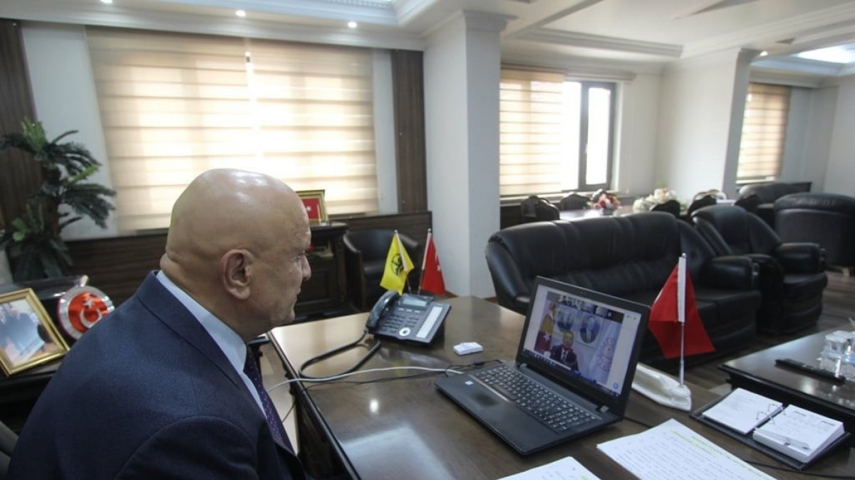 Başkan Pekmezci, Bakan Selçuk'un online toplantısına katıldı