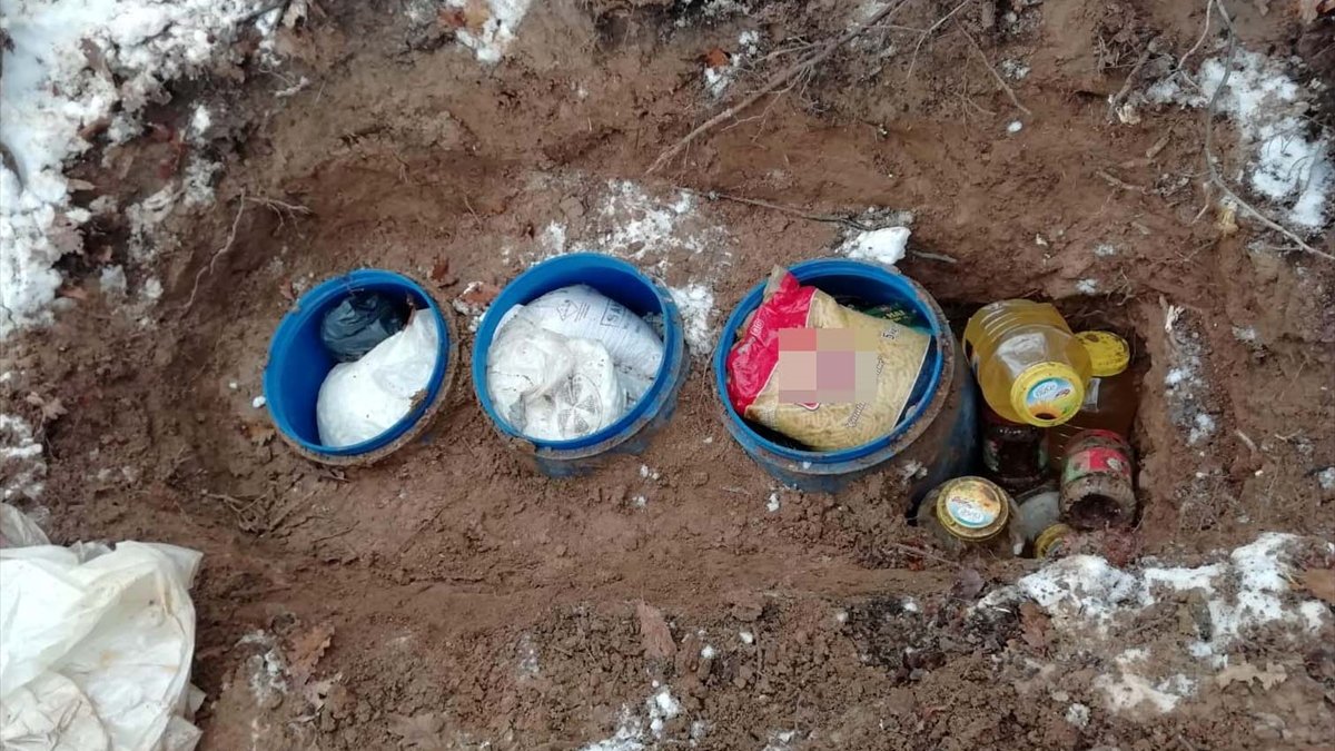 Bitlis'te tespit edilen 3 sığınakta ele geçirilen malzemeler imha edildi