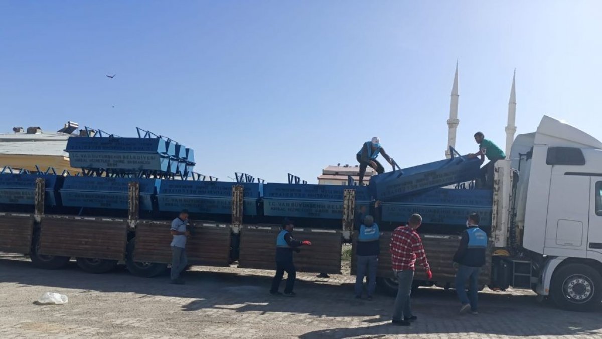Çaldıran'dan Belediyesinden 150 sıvat dağıtımı