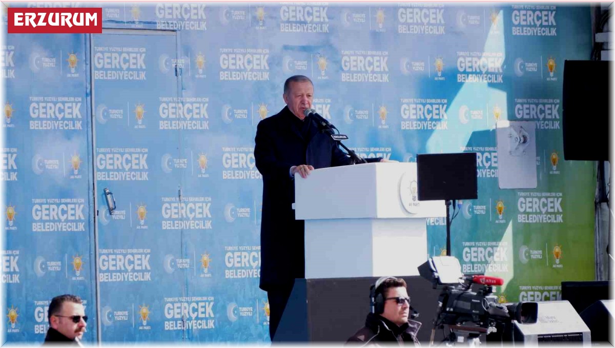Cumhurbaşkanı Erdoğan: 'Bugün doya doya teneffüs ettiğimiz özgürlük ortamı birileri tarafından bizlere altın tepside sunulmadı'