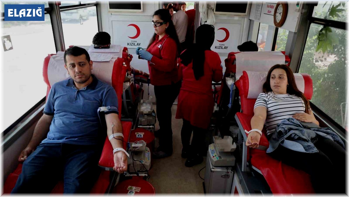 Elazığ'da öğretmen ve öğrenciler kan bağışında bulundu