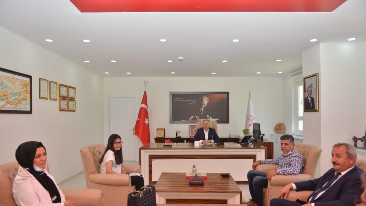 Elazığ'ın LGS birincisi Sare Yıldız,'Galatasaray Lisesine gitmek istiyorum'