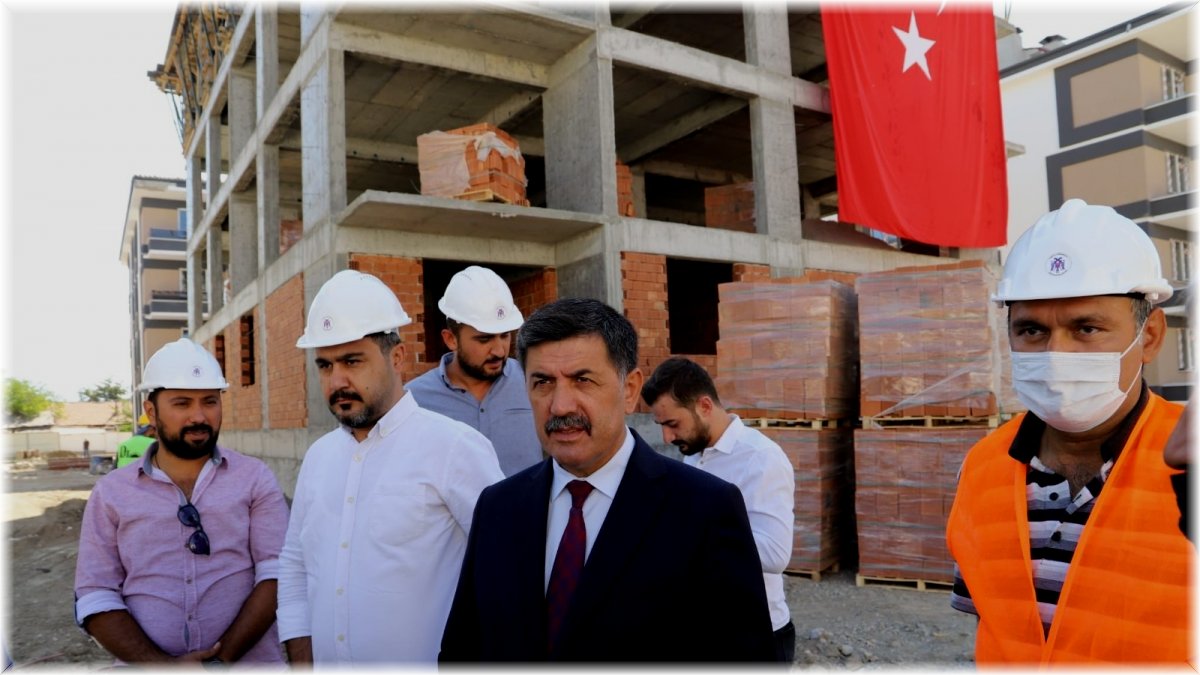 Erzincan’da kentsel dönüşüm projesi 1. etapta yer alan konutların son betonu dökülüp kura tarihleri belli oldu