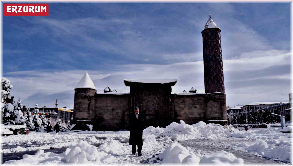 Erzurum'a karla gelen görsel şölen