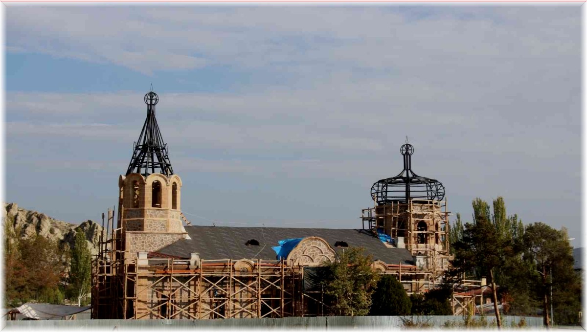 Erzurum'da bulunan Oltu Rus Kilisesi'nde restorasyon çalışmaları devam ediyor