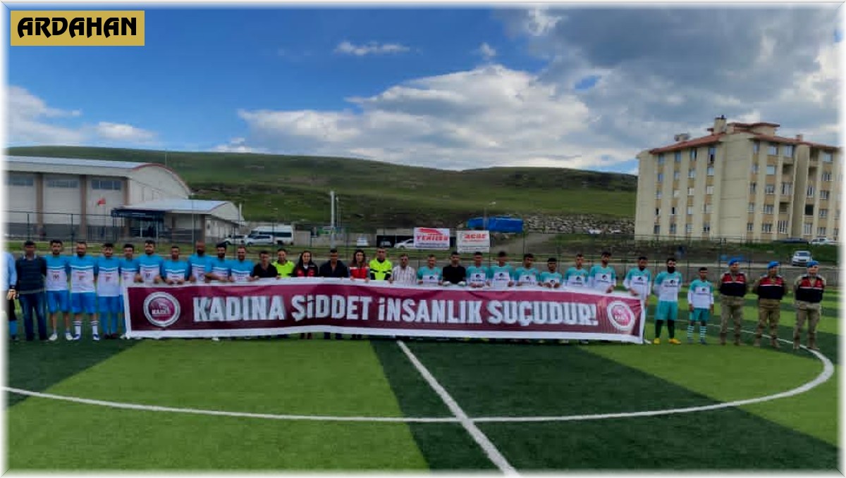 Futbol müsabakasında, Jandarmadan 'Kadına Şiddete Hayır' pankartı