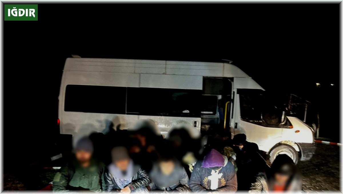 Iğdır'da 39 göçmen ve 4 insan kaçakçısı yakalandı