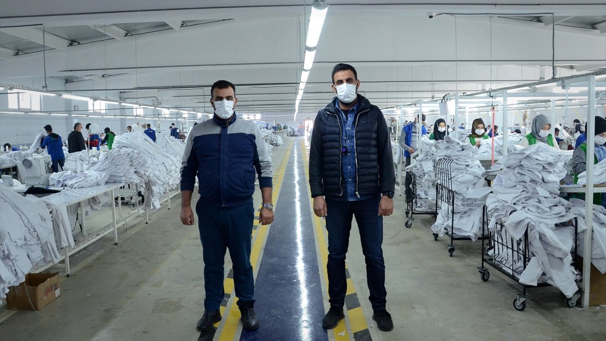 İstanbul'dan memleketleri Bitlis'e dönüp fabrika açan tekstilci iki kardeş 300 kişiye istihdam sağladı