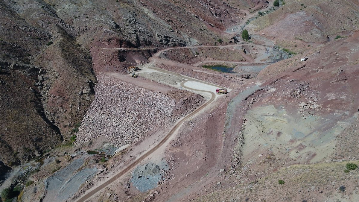 Kemah Tuzlaköy Barajı tamamlandığında ekonomiye 5 milyon lira katkı sağlayacak