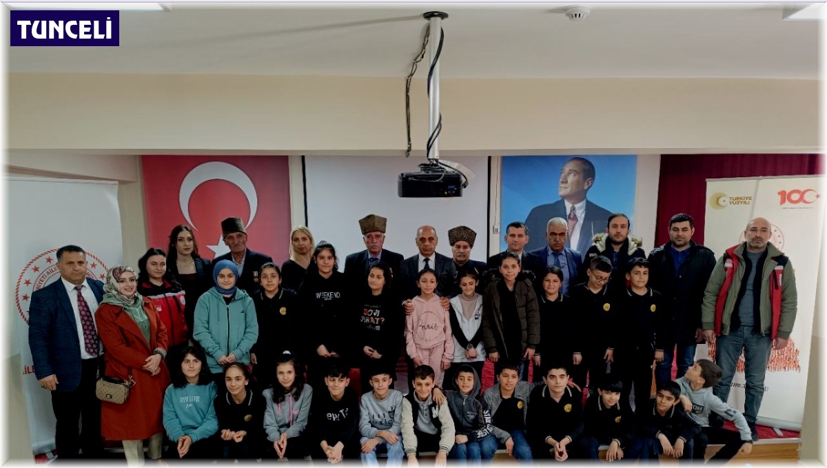 Kıbrıs gazileri öğrencilerle bir araya geldi