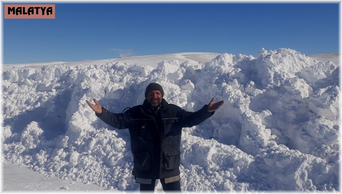 Malatya'da çiftçilerden kar sevinci