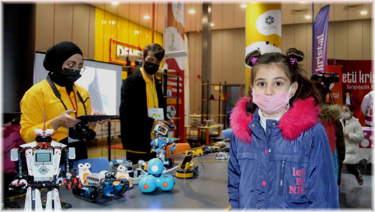 Minikler 'Bilim Erzurum' ile geleceğe hazırlanıyor