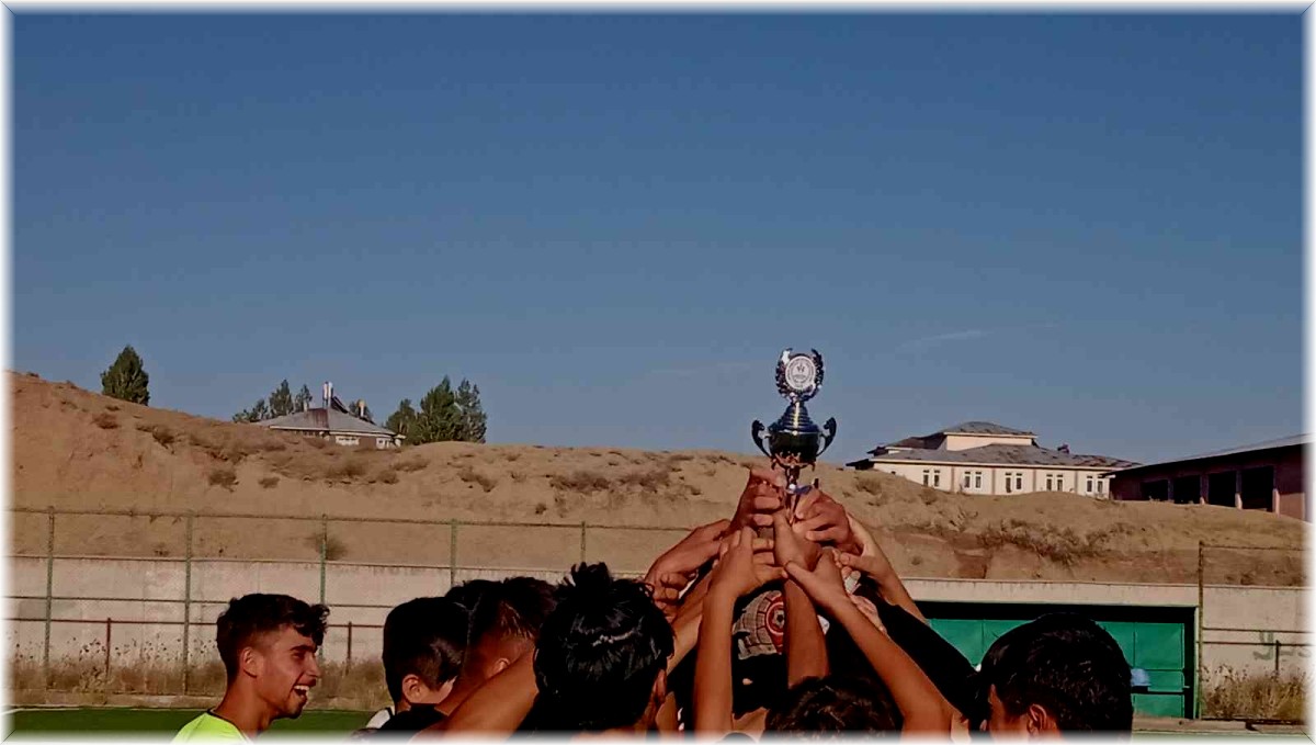 Özalp'te 'Mahaller Arası Futbol Turnuvası' yapıldı