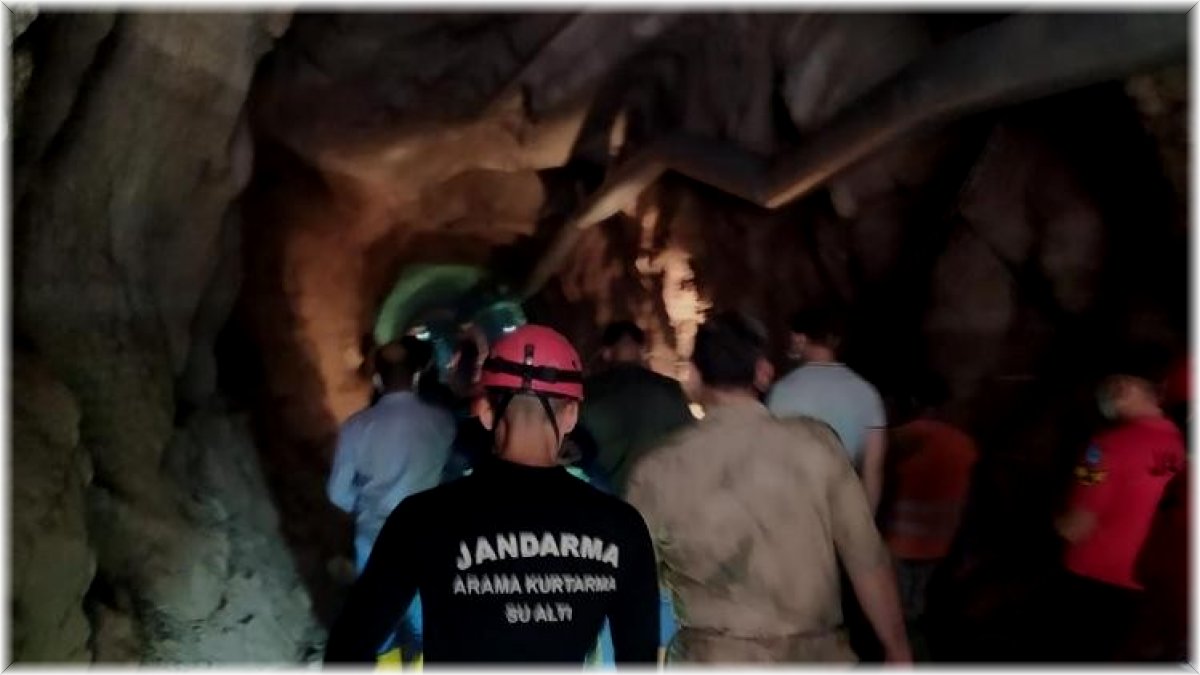 Selde kaybolan işçiyi tünel içinde arama çalışmaları devam ediyor