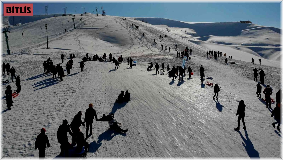Tatvan'da görkemli kayak festivali düzenlendi