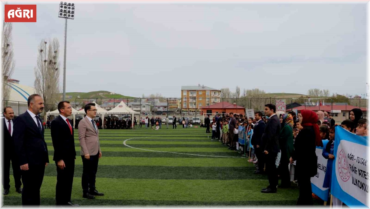 Tutak'ta 23 Nisan çocuk bayramı törenle kutlandı