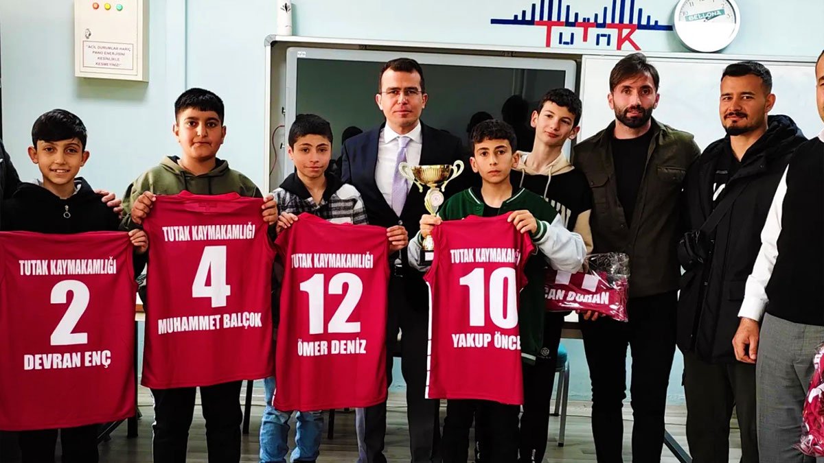 Tutak'ta Basketbolun Şampiyonlarına Kaymakamlık Desteği