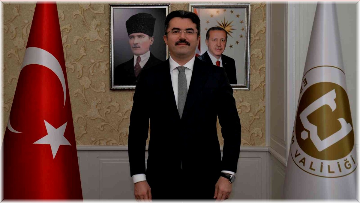 Vali Memiş: 'Temellerinin Erzurum'da atıldığı Cumhuriyet Bayramımızı büyük bir onur ve coşkuyla kutlamaktayız'