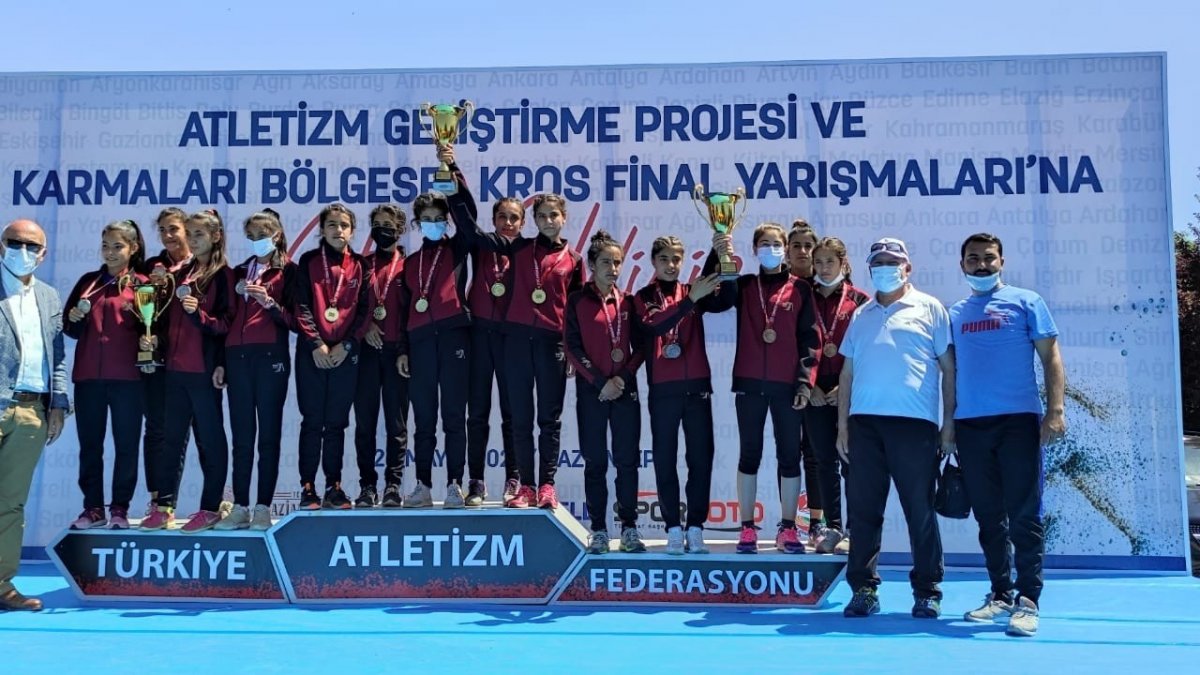 Van Büyükşehir Belediyesi Atletizm Takımı Türkiye şampiyonu oldu