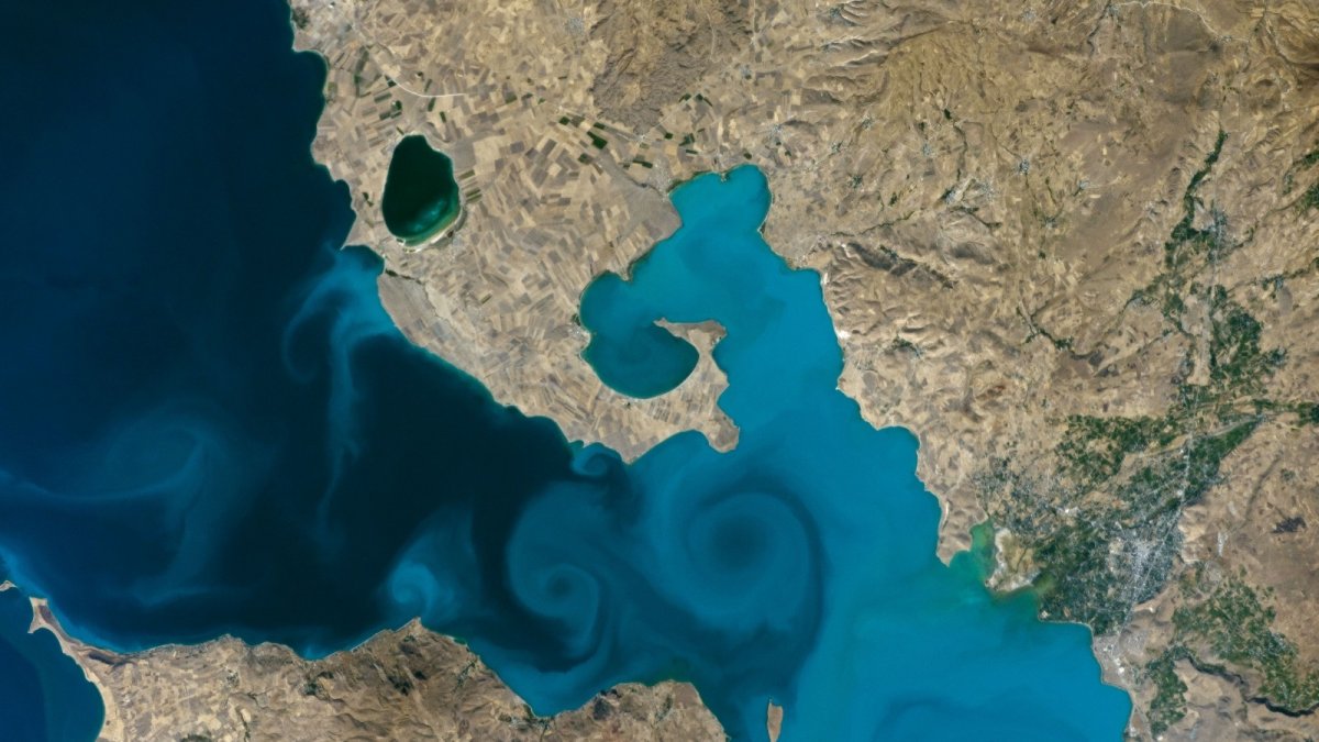 Van Gölü'nün uzaydan çekilen fotoğrafı yarı finalde