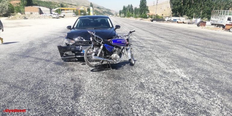 Malatya'da otomobilin çarptığı motosiklet sürücüsü yaralandı