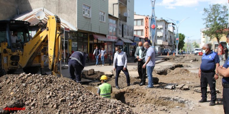 Malazgirt Belediye Başkan Altın, alt yapı çalışmalarını inceledi