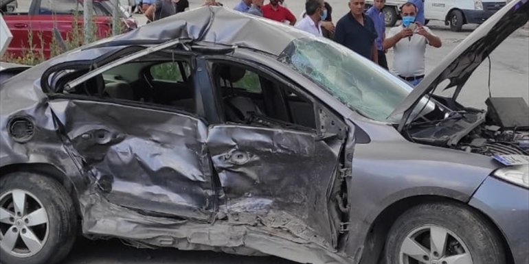 Erzincan'da cip ile otomobil çarpıştı: 4 yaralı