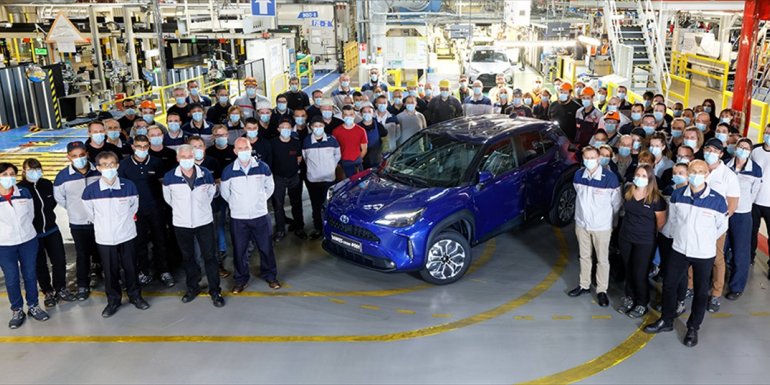 Toyota, yeni Yaris Cross B- SUV üretimine başlıyor
