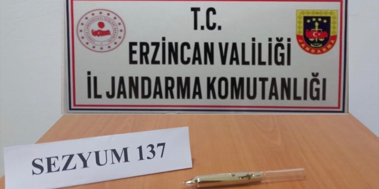 Erzincan'da nükleer sanayide kullanılan sezyum olduğu değerlendirilen madde ele geçirildi