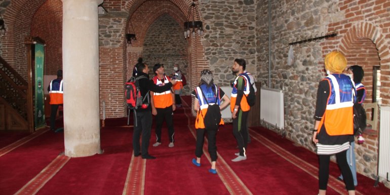 AFAD gönüllüleri Muş'un tarihi ve kültürel yerlerini gezdi