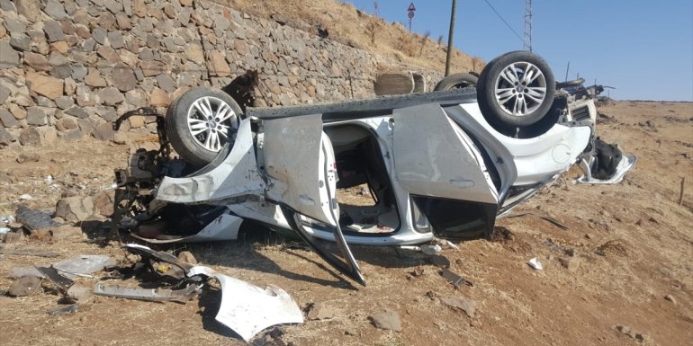 Bingöl'de şarampole devrilen otomobildeki 3 kişi öldü, 3 kişi yaralandı