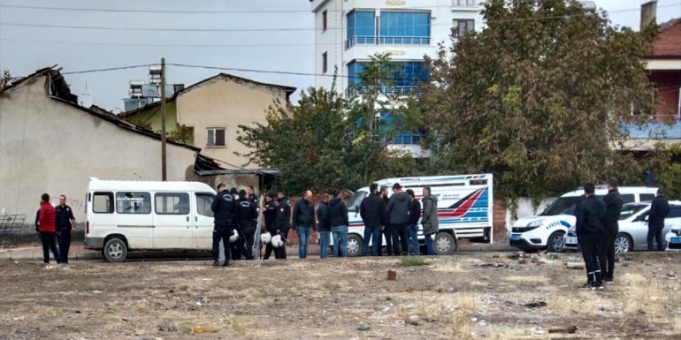 Elazığ'da akrabalar arasında çıkan kavgada 3 kişi yaralandı