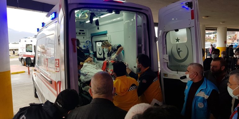 Tunceli'de şarampole devrilen otomobildeki 4 kişi yaralandı