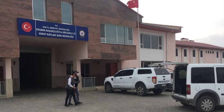 Van'da göçmen kaçakçılığı yaptıkları iddiasıyla 7 şüpheli hakkında işlem yapıldı