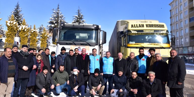 Ahlat'tan Suriye'ye iki yardım tırı gönderildi