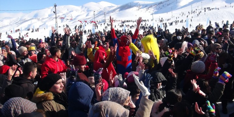 Tatvan'da kayak festivali düzenlendi