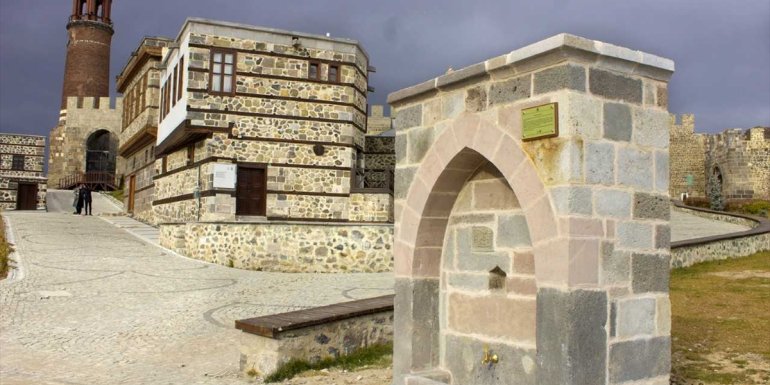 Seyyahlara ilham veren Erzurum'un tarihi çeşmeleri onarılıyor