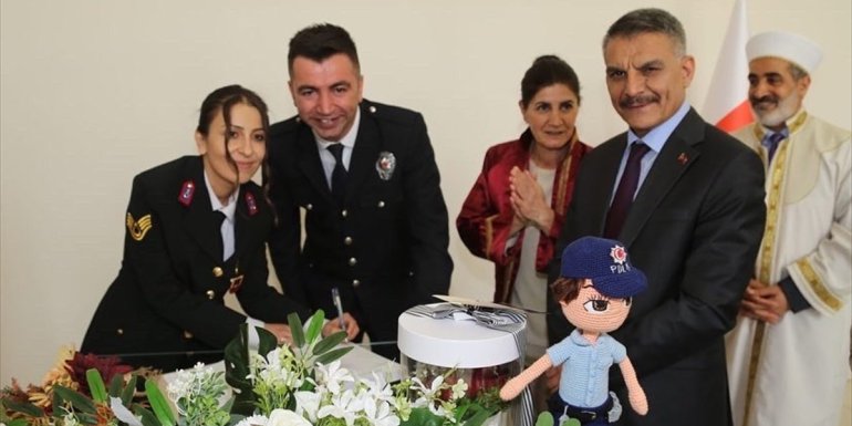 Tunceli'de jandarma gelin ile polis damat nikah masasına üniformayla oturdu