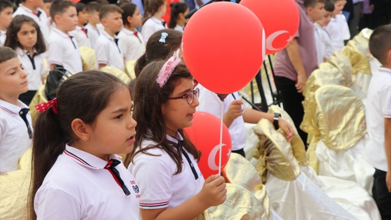 Elazığ'da yeni eğitim öğretim yılı başladı