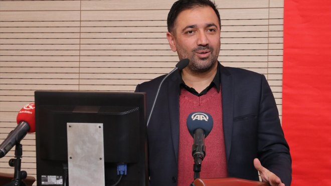 Erzurum'da 'Dezenformasyonla Nasıl Mücadele Edilir Paneli' düzenlendi