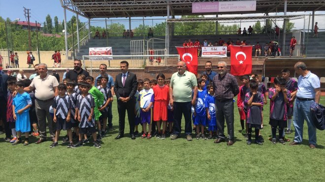 Ahlat'ta şehitler anısına futbol turnuvası düzenlendi