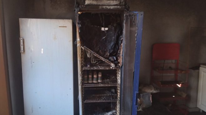 Elazığ'da bir iş yerinde buzdolabının patlaması sonucu yangın çıktı