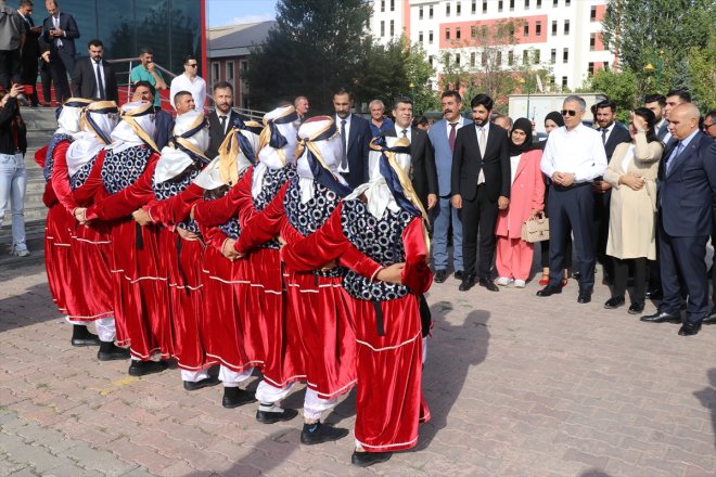 İçişleri Bakanı Ali Yerlikaya, Ağrı'da ziyaretlerde bulundu