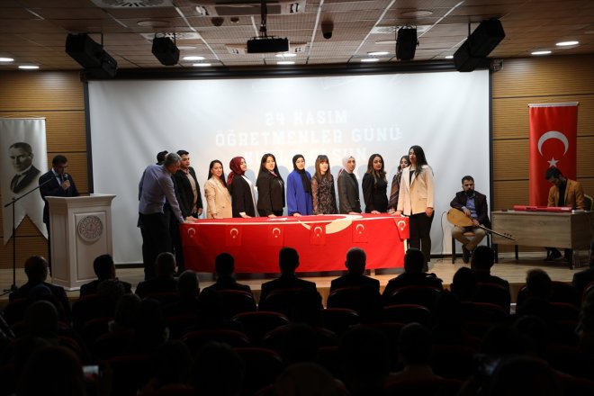 Darende'de 24 Kasım Öğretmenler Günü kutlandı
